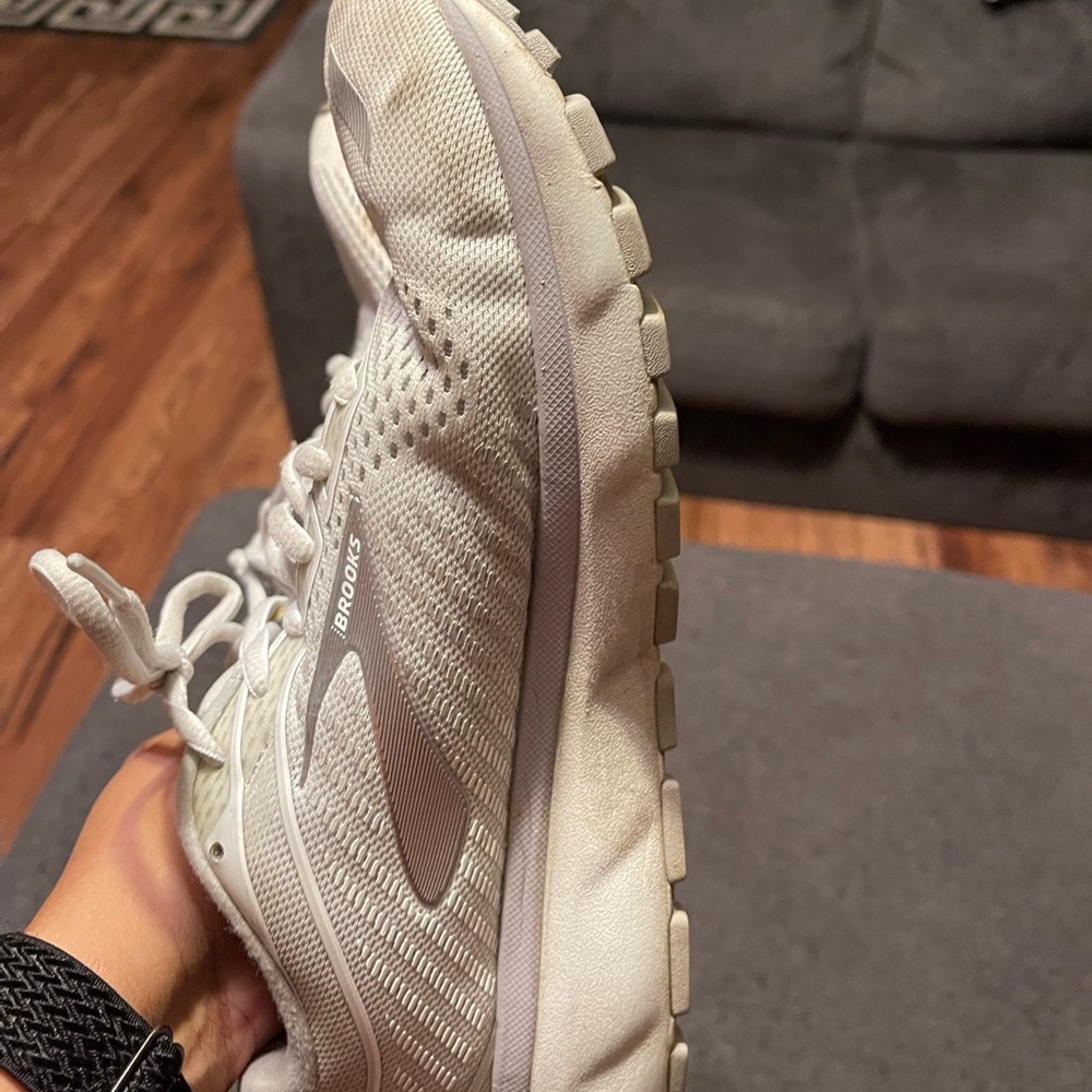 Ghost 12 grey shoes from Brooks for men or women